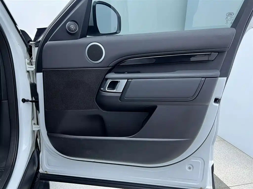Land Rover Land Rover Discovery 2017 3.0 SC V6 SE 2018 - thumbnail 30