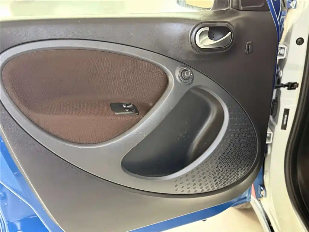 smart smart forfour 0.9T Pioneer Edition 2018 - thumbnail 18