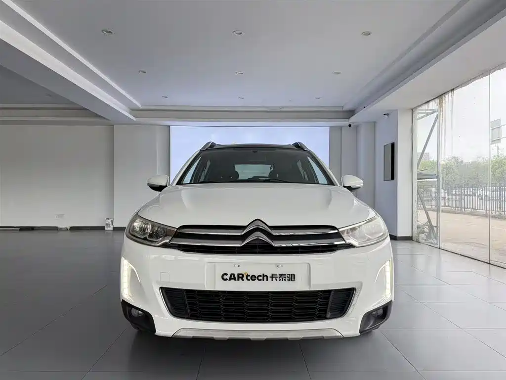 Citroën Citroen C3-XR 2015 1.6L Manual Pioneer Edition 2015 - thumbnail 3