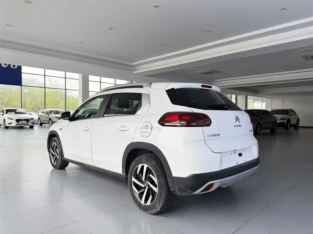 Citroën Citroen C3-XR 2015 1.6L Manual Pioneer Edition 2015 - thumbnail 6
