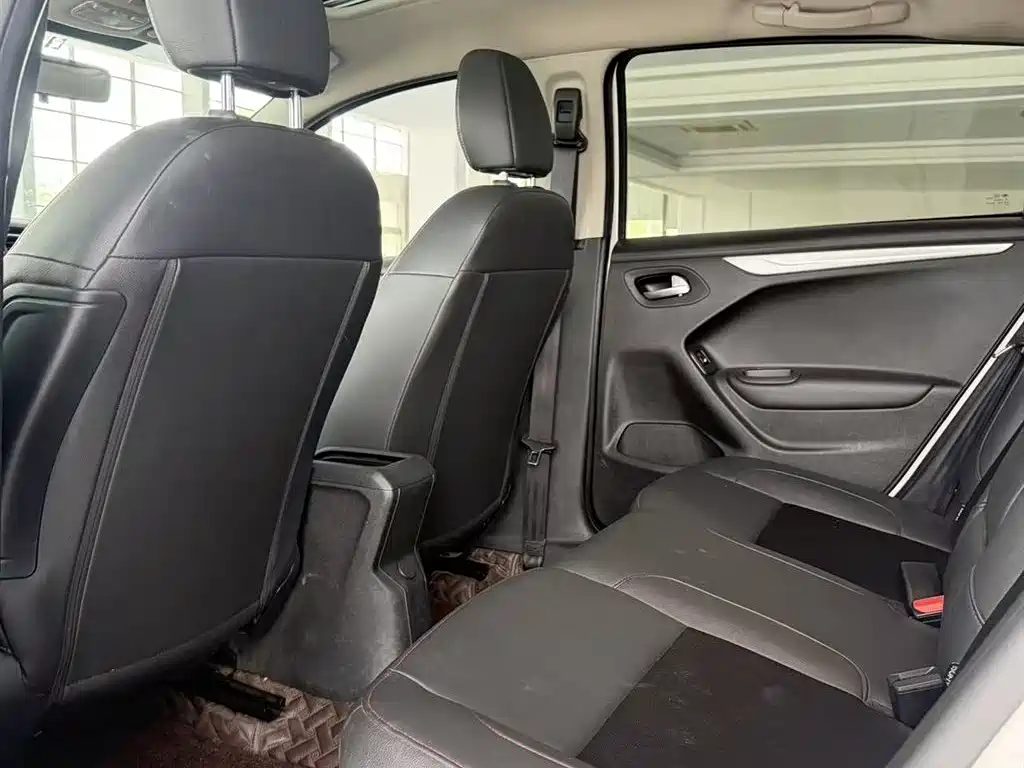 Citroën Citroen C3-XR 2015 1.6L Manual Pioneer Edition 2015 - thumbnail 12