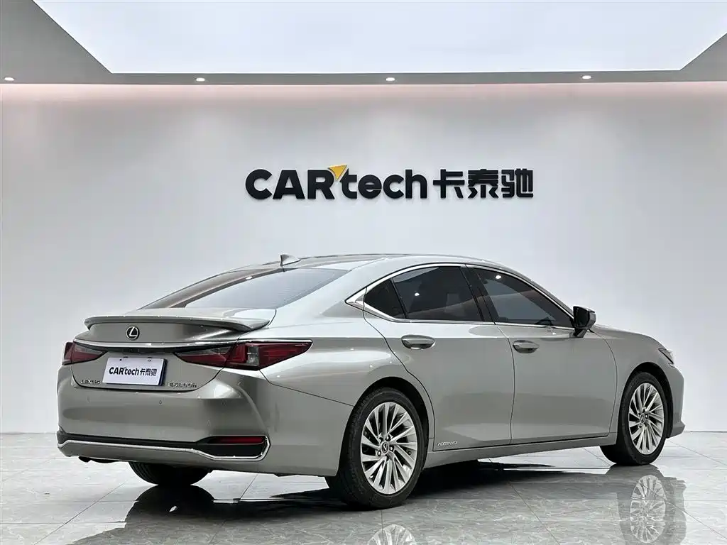 Lexus Lexus ES 300h Executive Edition 2021 - thumbnail 4