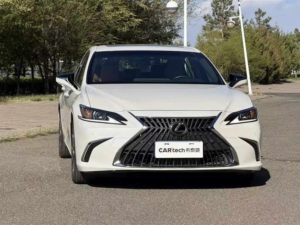 Lexus Lexus ES 2021 200 Excellence Edition 2021 - thumbnail 3