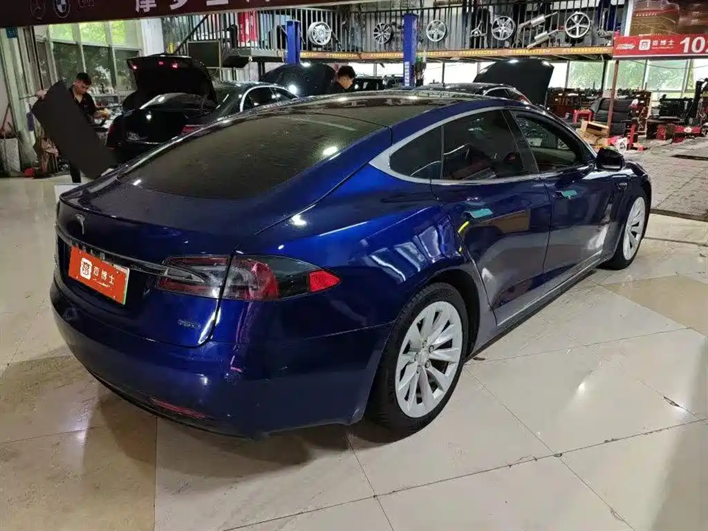 Tesla Tesla Model S 75D Standard Range Plus 2018 - thumbnail 4