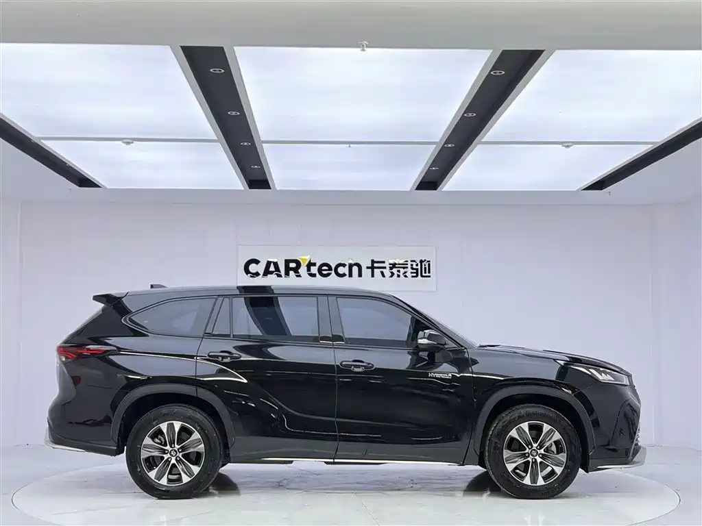 Toyota Crown Kluger 2023 2.5L HEV AWD Elite Edition 2024 - thumbnail 4