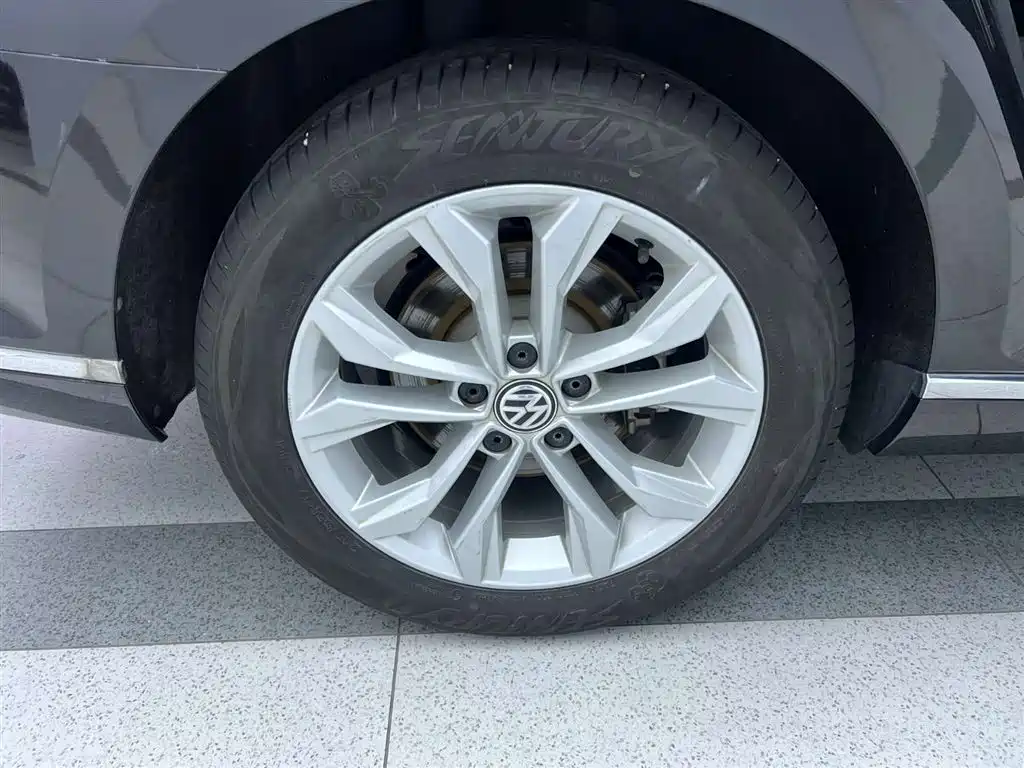 Volkswagen Magotan 2018 Facelift 330TSI DSG Luxury 2019 - thumbnail 8