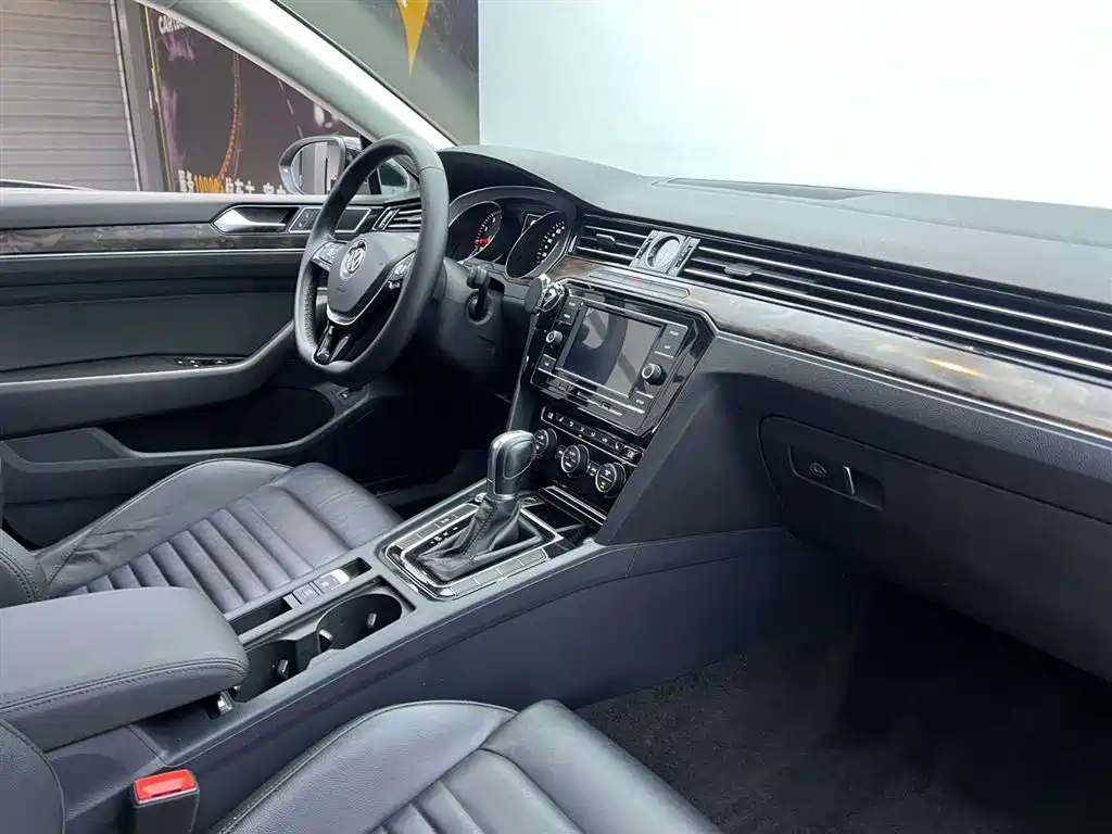 Volkswagen Magotan 2018 Facelift 330TSI DSG Luxury 2019 - thumbnail 22