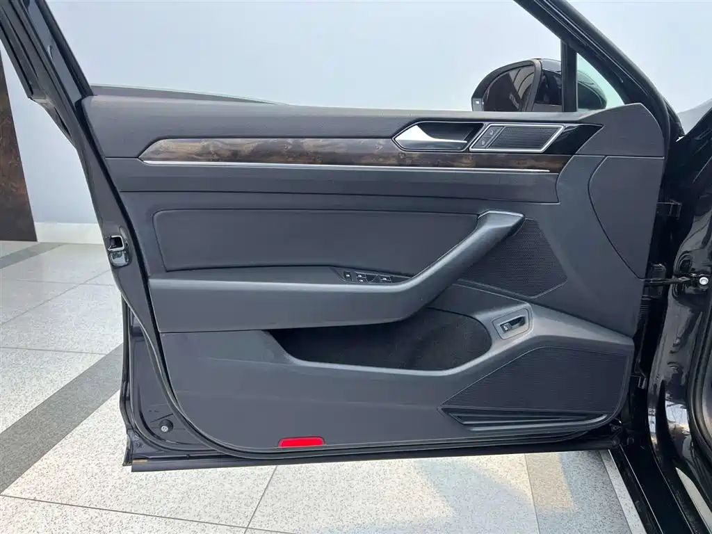 Volkswagen Magotan 2018 Facelift 330TSI DSG Luxury 2019 - thumbnail 28