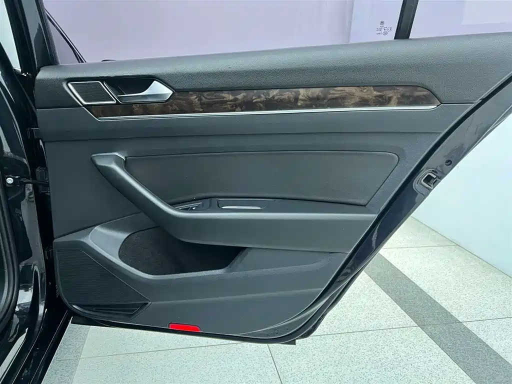 Volkswagen Magotan 2018 Facelift 330TSI DSG Luxury 2019 - thumbnail 29