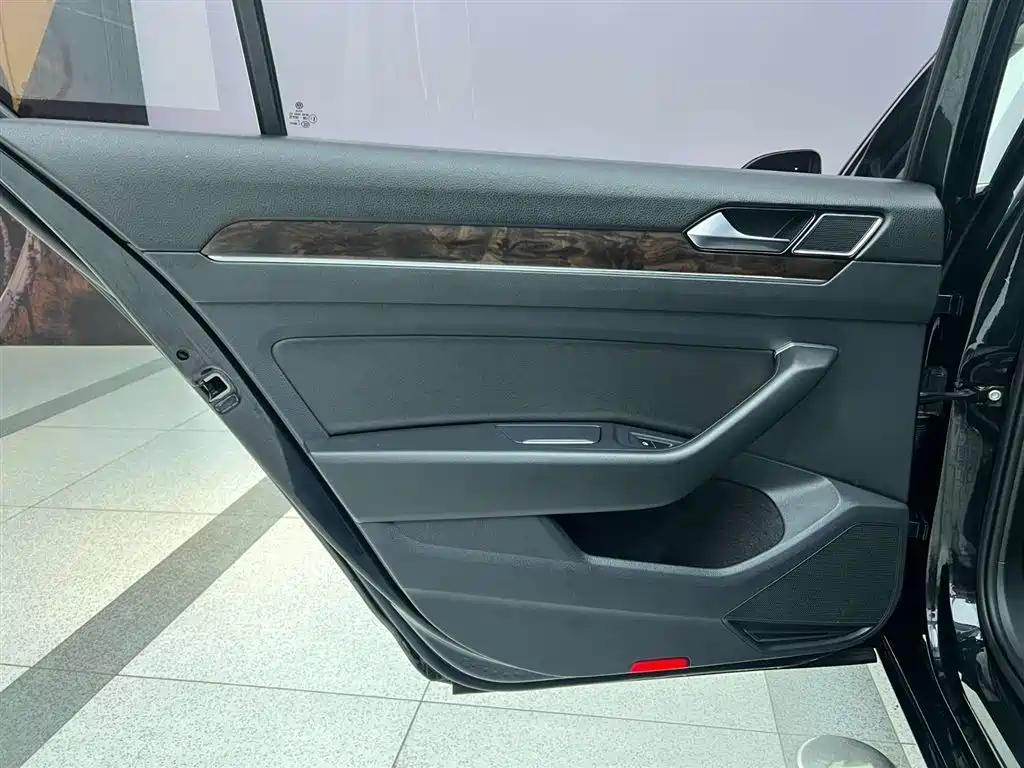Volkswagen Magotan 2018 Facelift 330TSI DSG Luxury 2019 - thumbnail 30