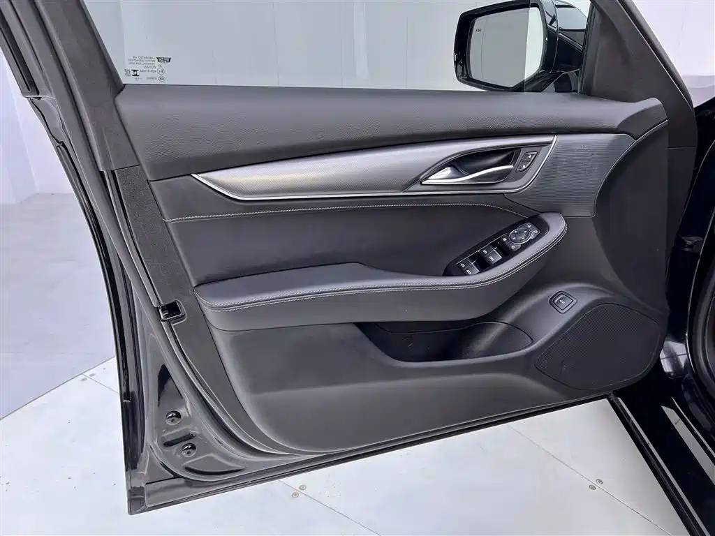 Cadillac Cadillac CT5 2024 28T Luxury Pro 2024 - thumbnail 17