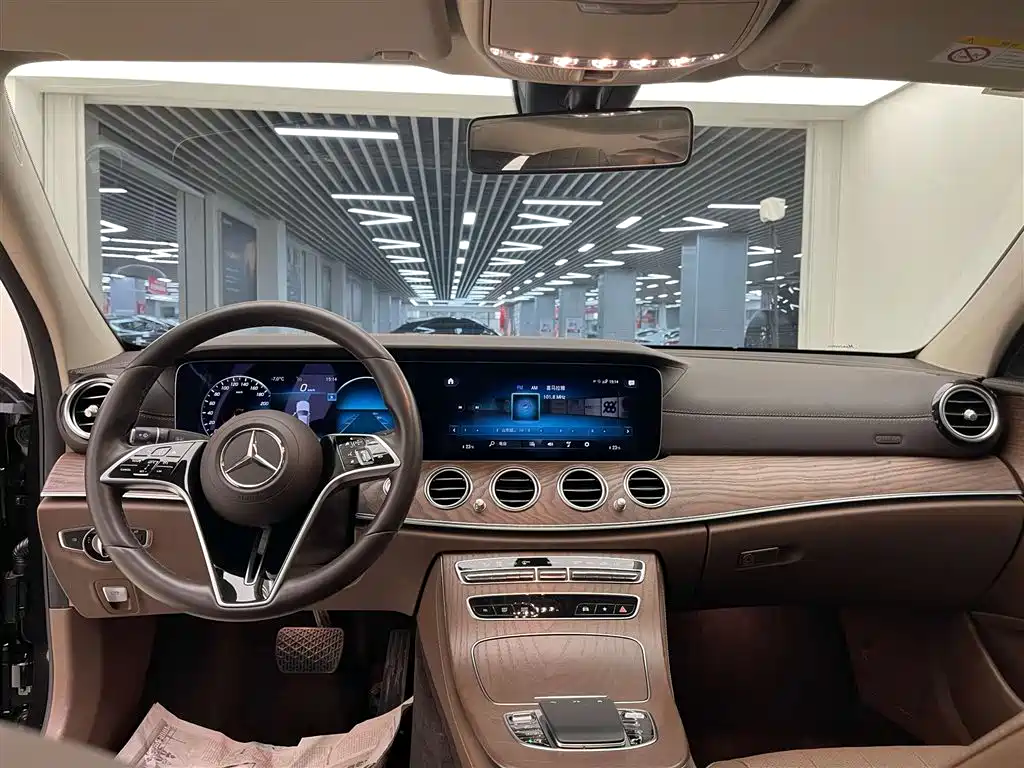 Mercedes-Benz Mercedes-Benz E 300 L Luxury 2022 - thumbnail 11