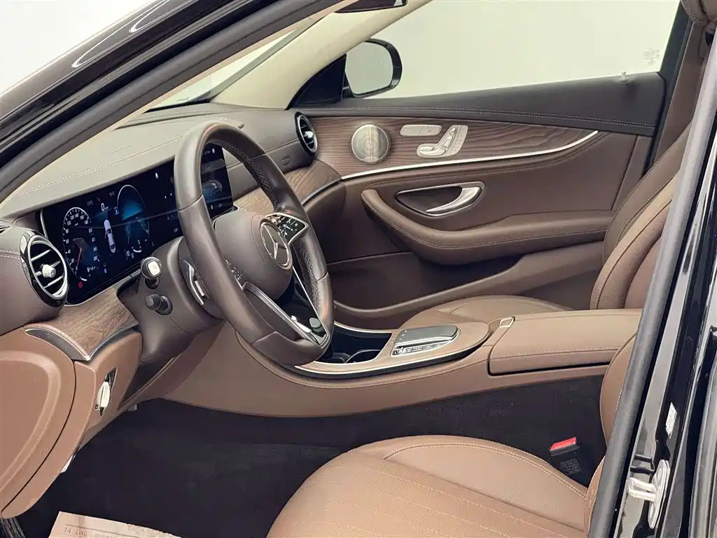 Mercedes-Benz Mercedes-Benz E 300 L Luxury 2022 - thumbnail 13