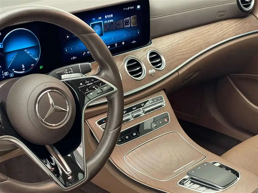Mercedes-Benz Mercedes-Benz E 300 L Luxury 2022 - thumbnail 14
