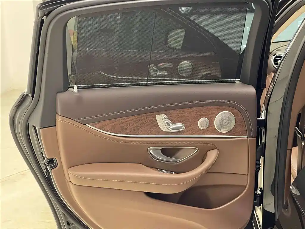 Mercedes-Benz Mercedes-Benz E 300 L Luxury 2022 - thumbnail 15