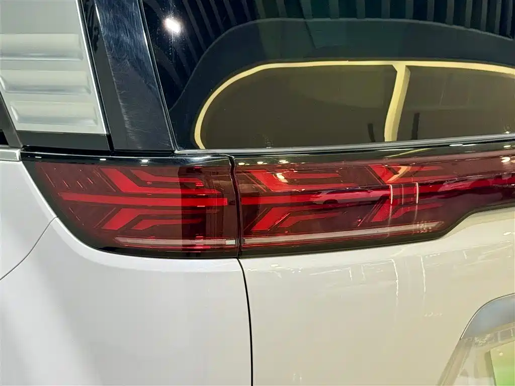 Denza Denza D9 2024 DM-i 980 AWD Zunjong Edition 2024 - thumbnail 9