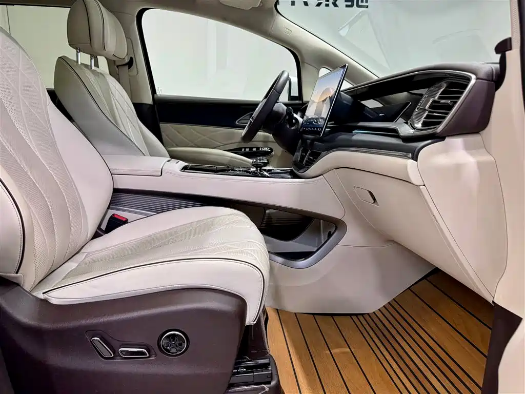 Denza Denza D9 2024 DM-i 980 AWD Zunjong Edition 2024 - thumbnail 17