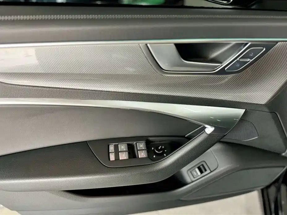Audi Audi A6L 2023 Facelift 45 TFSI Zhenxuan Dynamic Edition 2023 - thumbnail 25