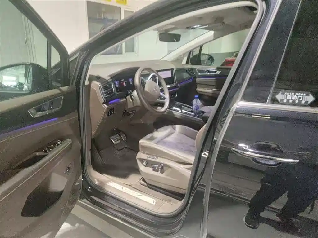 Volkswagen Viloran 2023 380TSI Prestige Edition 2024 - thumbnail 8