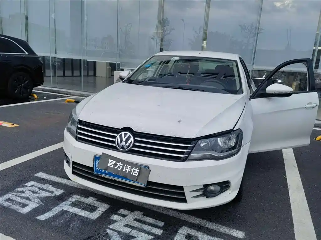 Volkswagen Volkswagen Bora 2015 Value Edition 1.6L Manual Fashion 2015 - thumbnail 2