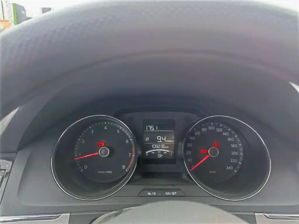 Volkswagen Volkswagen Bora 2015 Value Edition 1.6L Manual Fashion 2015 - thumbnail 3