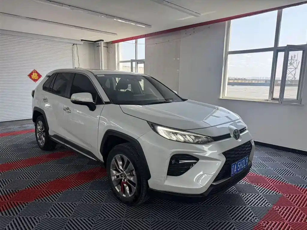 Toyota 2022 Toyota Wildlander 2.0L CVT 2WD Luxury Edition 2023 - thumbnail 3