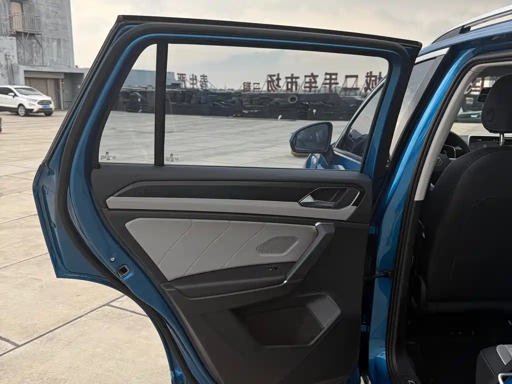 Volkswagen Tayron GTE Plug-in Hybrid 2023 280TSI Luxury Plus Advanced Edition 2022 - thumbnail 16