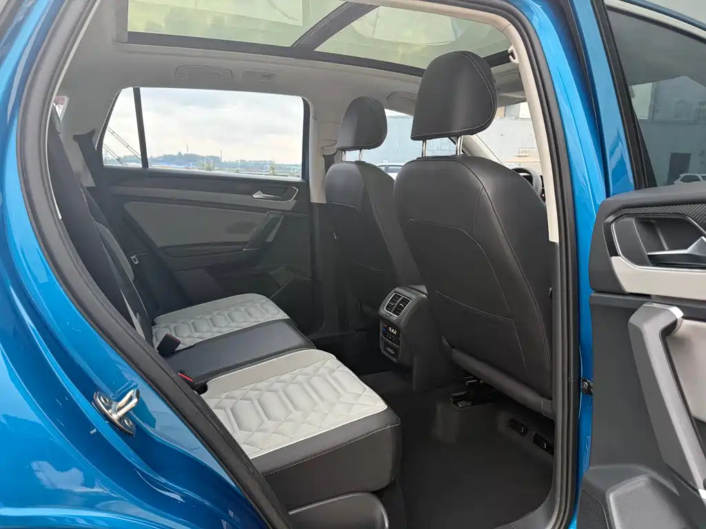 Volkswagen Tayron GTE Plug-in Hybrid 2023 280TSI Luxury Plus Advanced Edition 2022 - thumbnail 25