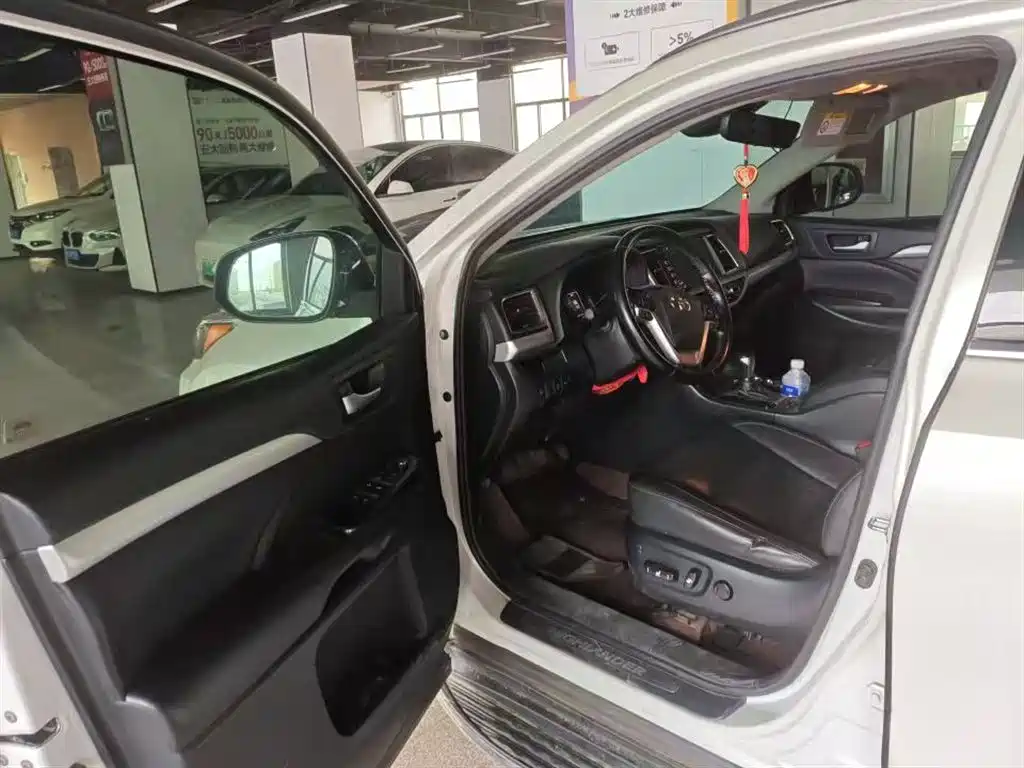 Toyota Highlander 2020 2.0T AWD Million Edition 7-seater 2020 - thumbnail 9