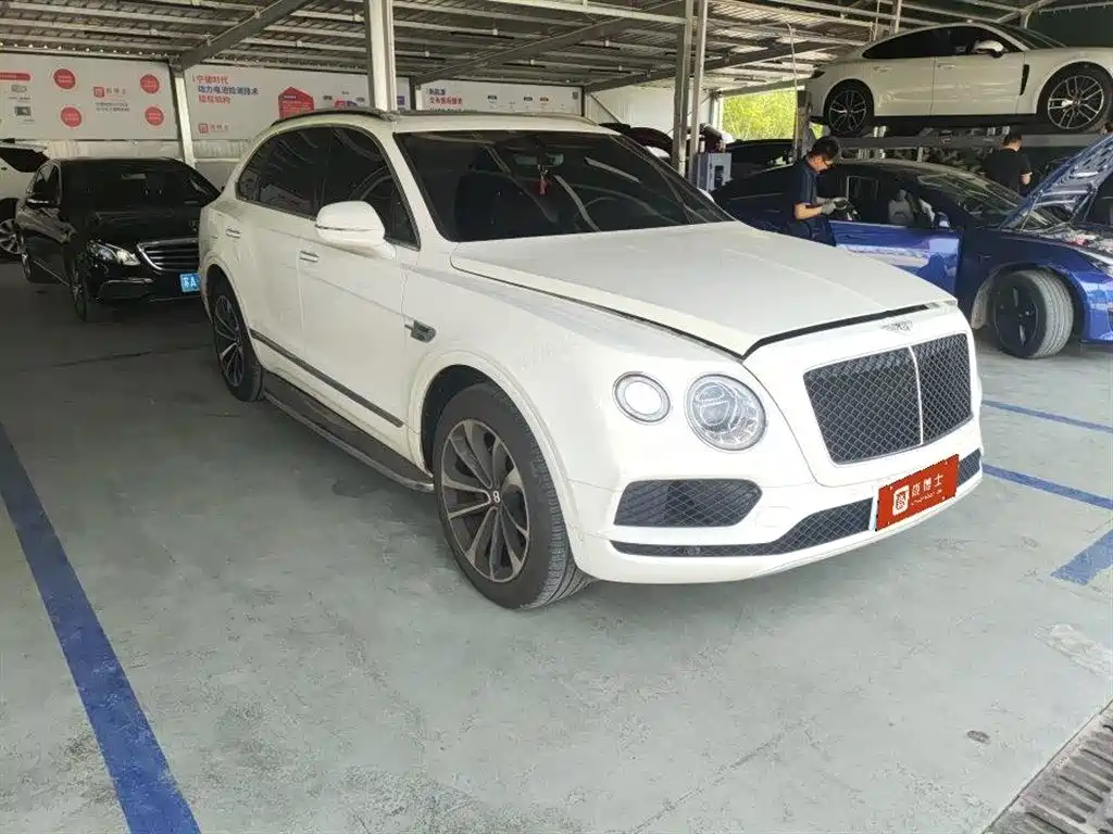 Bentley Bentayga 2018 4.0T V8 2020 - thumbnail 3
