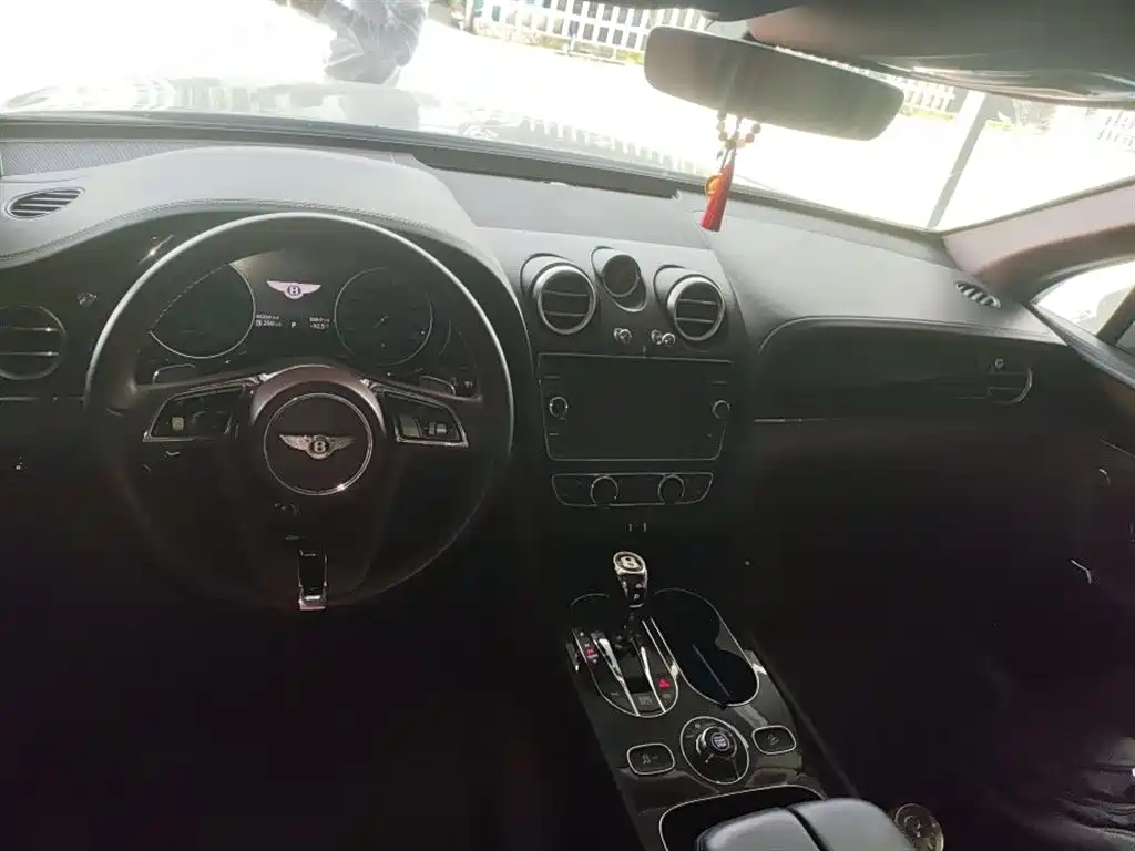 Bentley Bentayga 2018 4.0T V8 2020 - thumbnail 6