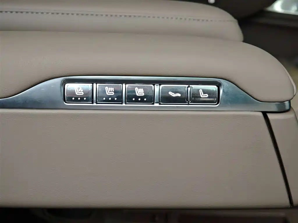 AITO AITO M7 2026 EREV Max AWD 6-Seater (192-Line LiDAR) 2025 - thumbnail 9