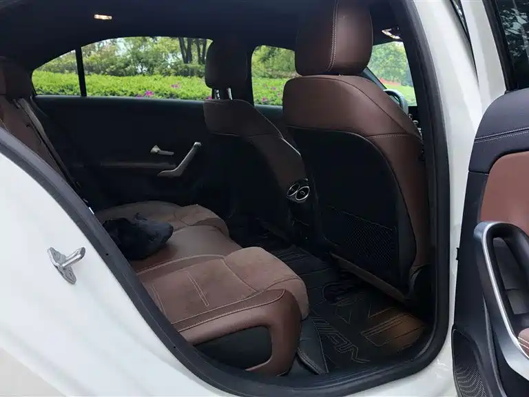 Mercedes-Benz Mercedes-Benz A-Class 2023 A 200 L Fashion Edition 2023 - thumbnail 10