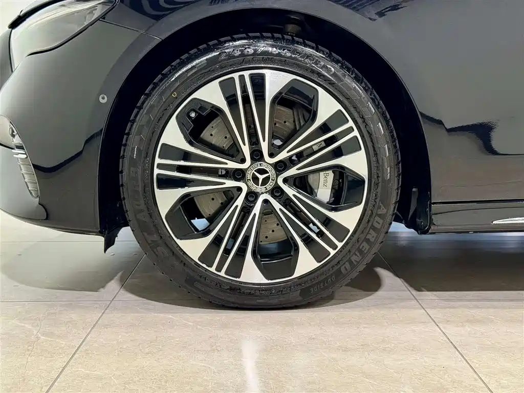 Mercedes-Benz Mercedes-Benz E-Class 2024 E 350 e L Plug-in Hybrid Sedan 2025 - thumbnail 10