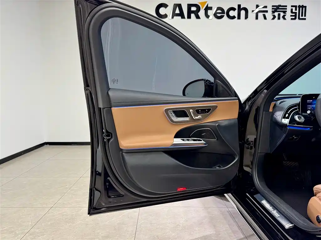 Mercedes-Benz Mercedes-Benz E-Class 2024 E 350 e L Plug-in Hybrid Sedan 2025 - thumbnail 17