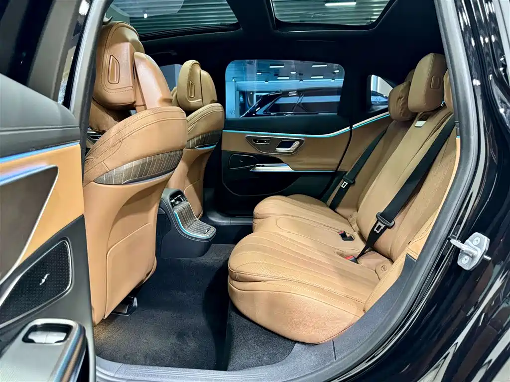 Mercedes-Benz Mercedes-Benz E-Class 2024 E 350 e L Plug-in Hybrid Sedan 2025 - thumbnail 20