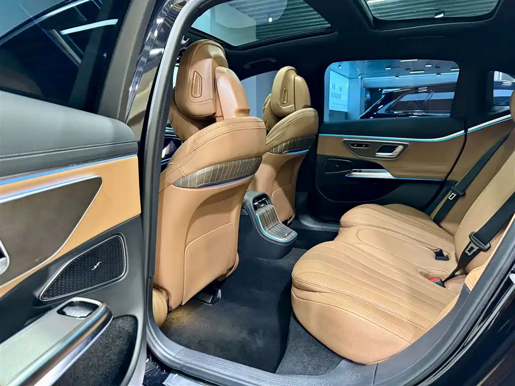 Mercedes-Benz Mercedes-Benz E-Class 2024 E 350 e L Plug-in Hybrid Sedan 2025 - thumbnail 27