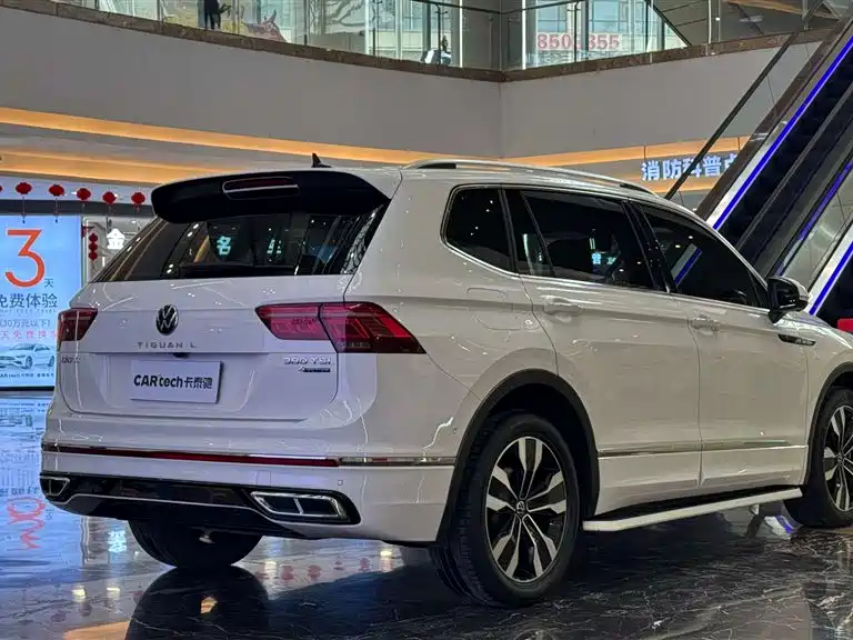 Volkswagen Volkswagen Tiguan L 2022 380TSI AWD R-Line Extended Enjoyment Edition 7-Seater 2022 - thumbnail 4