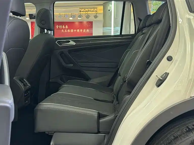 Volkswagen Volkswagen Tiguan L 2022 380TSI AWD R-Line Extended Enjoyment Edition 7-Seater 2022 - thumbnail 9