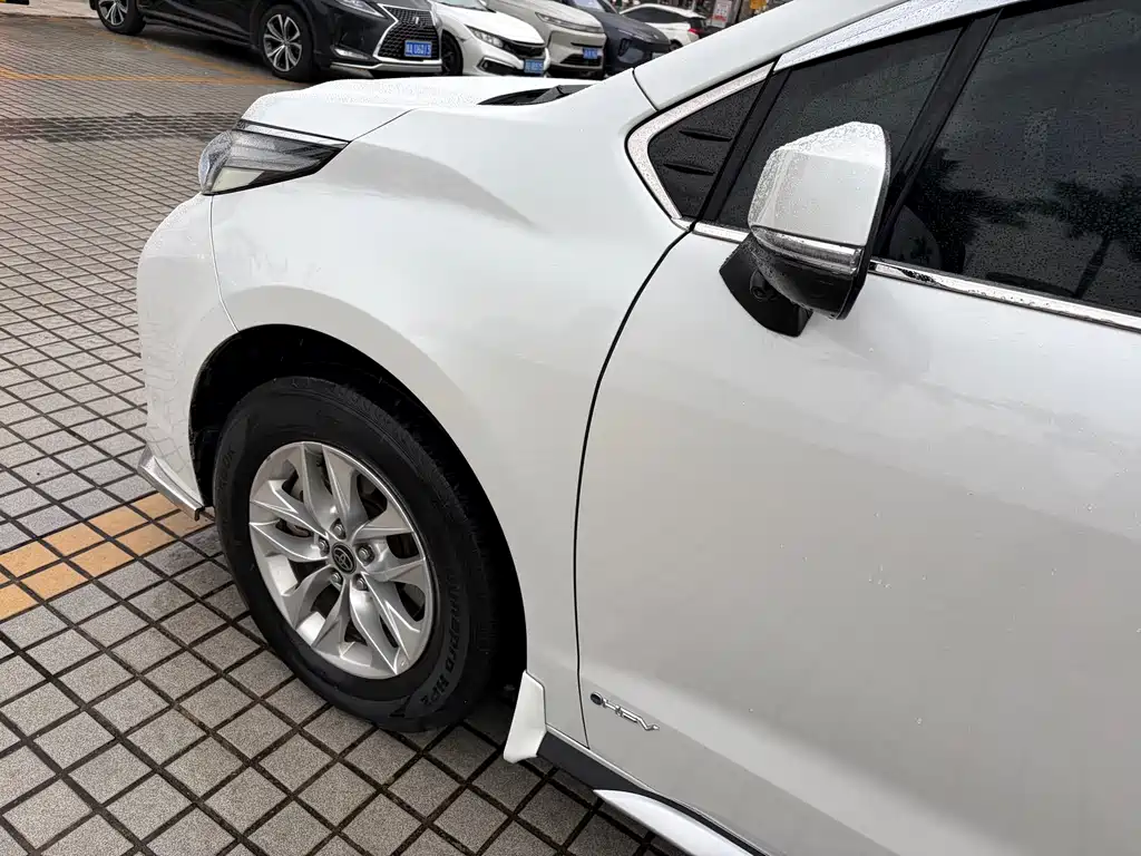 Toyota Granvia 2024 2.5L Hybrid Luxury Edition 2024 - thumbnail 23