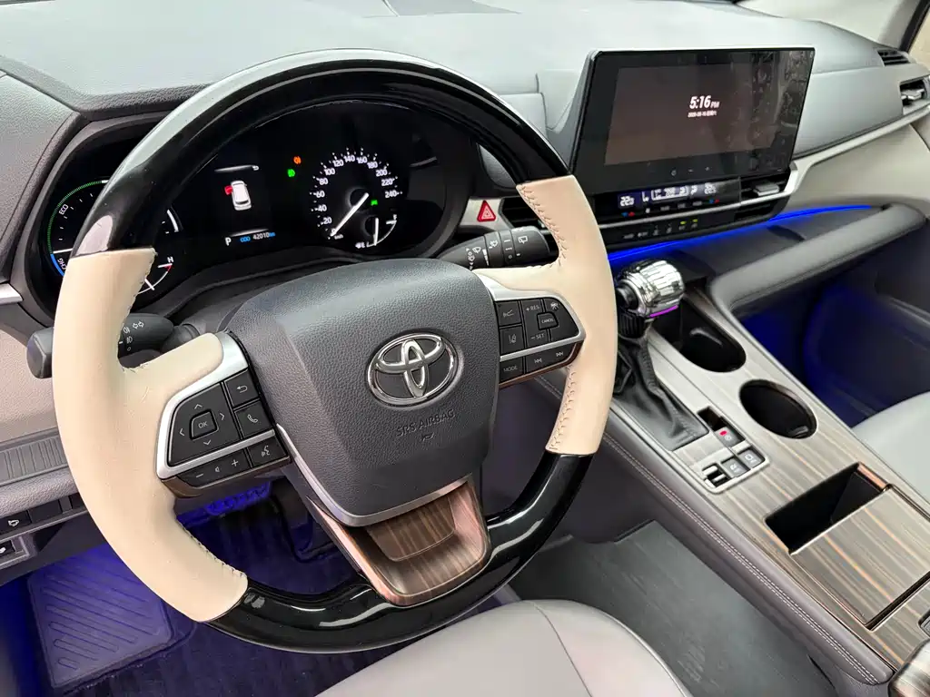 Toyota Granvia 2024 2.5L Hybrid Luxury Edition 2024 - thumbnail 24