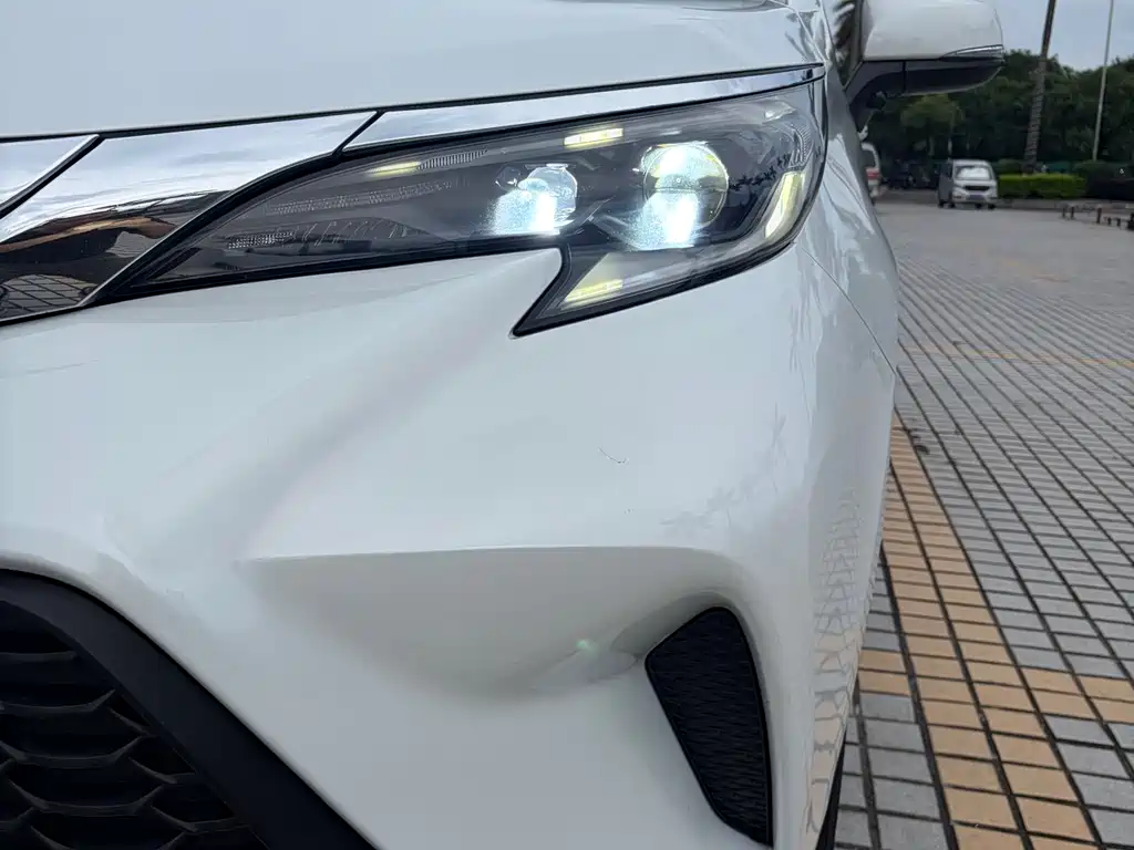 Toyota Granvia 2024 2.5L Hybrid Luxury Edition 2024 - thumbnail 26