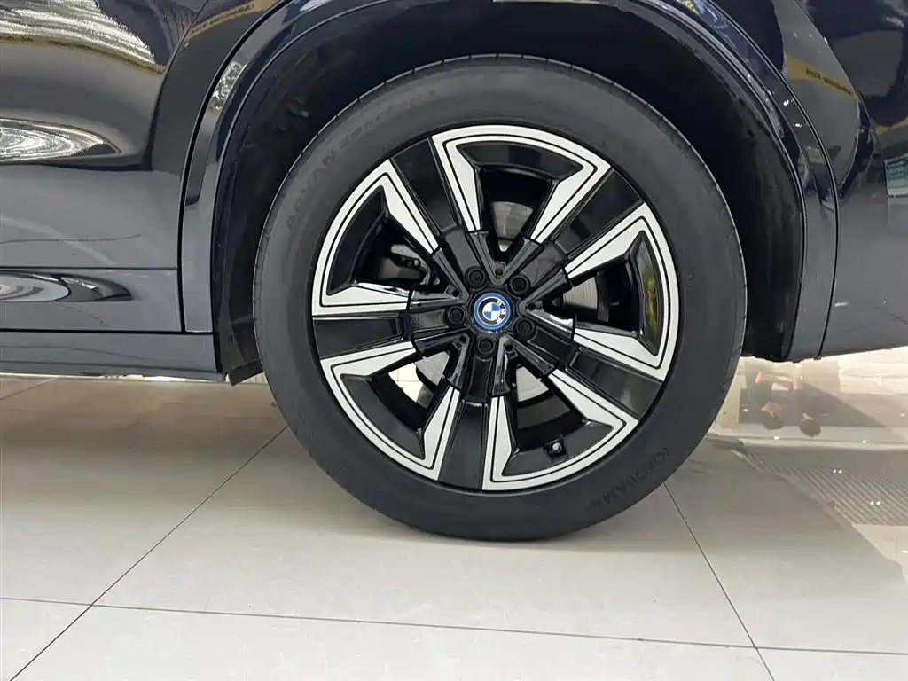 BMW BMW iX3 2022 Leading Edition 2023 - thumbnail 9