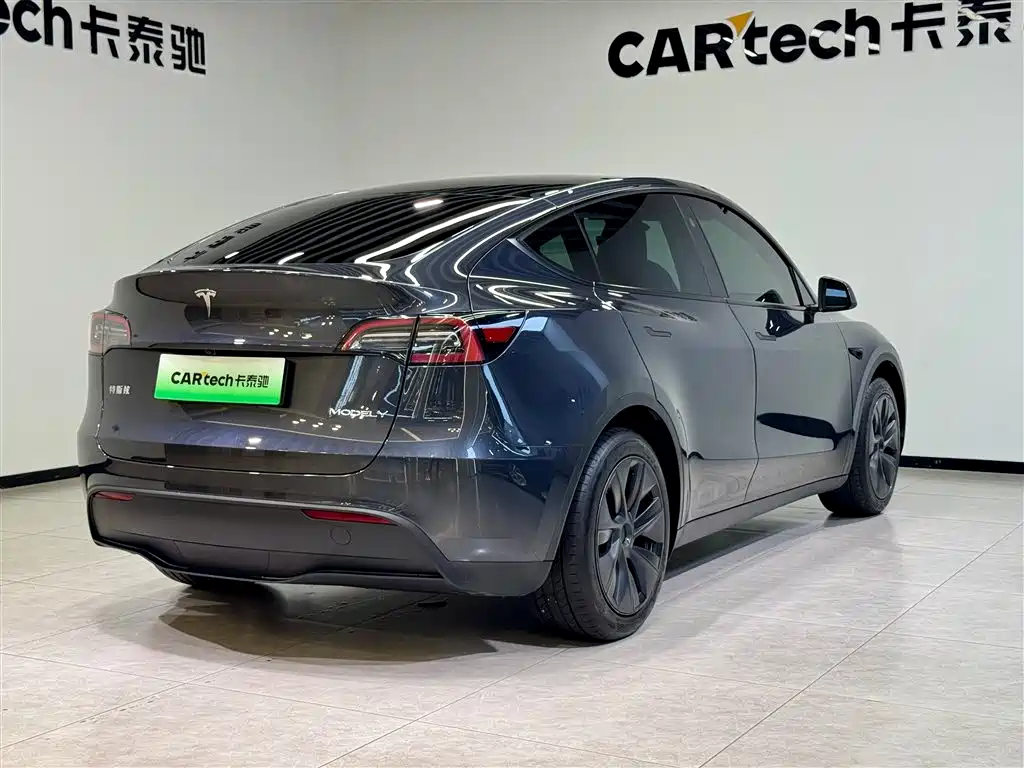 Tesla Model Y 2024 Rear-Wheel Drive 2025 - thumbnail 5