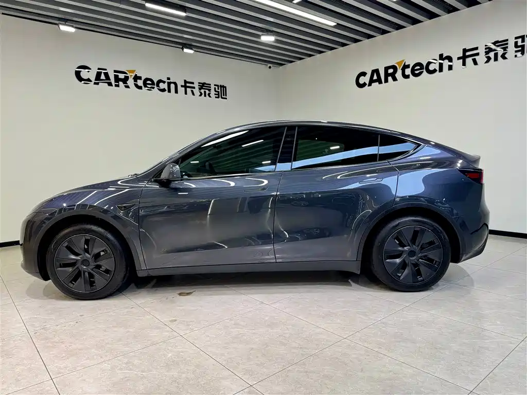 Tesla Model Y 2024 Rear-Wheel Drive 2025 - thumbnail 8