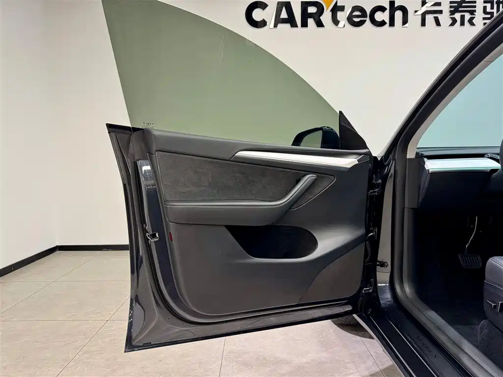 Tesla Model Y 2024 Rear-Wheel Drive 2025 - thumbnail 16