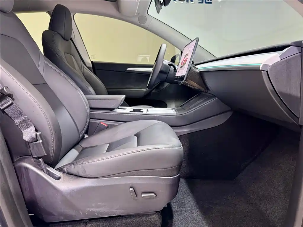 Tesla Model Y 2024 Rear-Wheel Drive 2025 - thumbnail 18