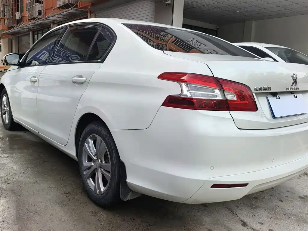 Peugeot Peugeot 408 2014 1.8L Manual Leading Edition 2016 - thumbnail 3