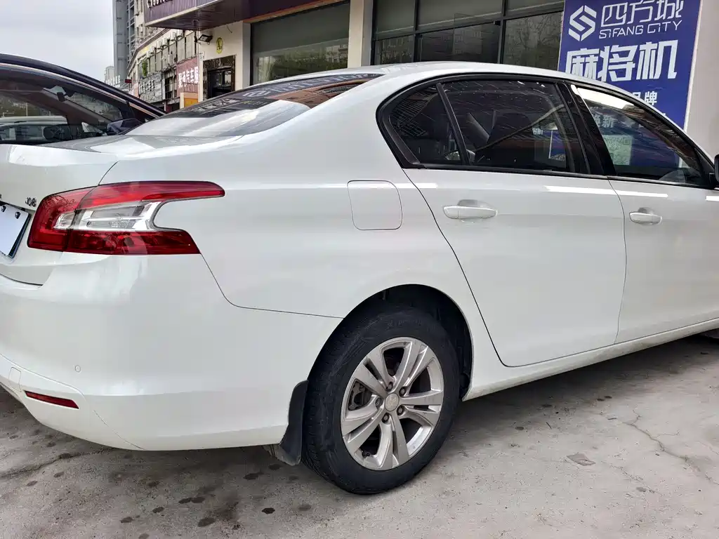 Peugeot Peugeot 408 2014 1.8L Manual Leading Edition 2016 - thumbnail 5