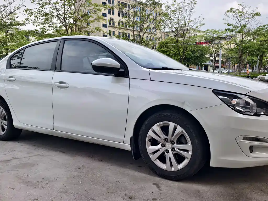 Peugeot Peugeot 408 2014 1.8L Manual Leading Edition 2016 - thumbnail 6